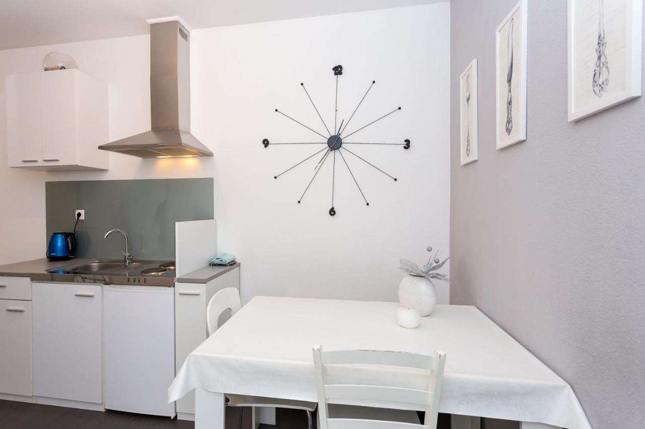 Apartments Magdales Omiš Pokój zdjęcie